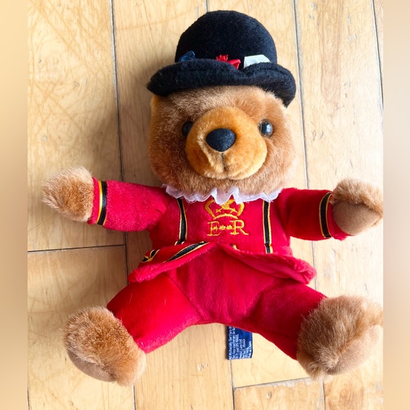 Whitehill Limited Vintage 90s Beefeater Palace Tower of London Guard Bear Plush - Picture 3 of 9